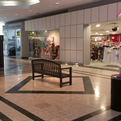 Citi Plaza - Northside entrance from King & Wellington St. Ardene's and Platinum Wireless.