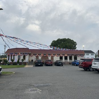 Nautilus Diner - Exterior - Diners Near Me - Massapequa, New York