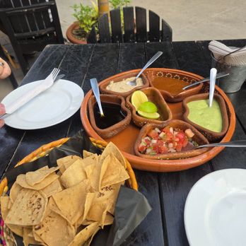 Carboncitos - Salsas and chips - Mexican Near Me - Playa del Carmen, ROO Carboncitos - Salsas and chips - Mexican Near Me - Playa del Carmen, ROO