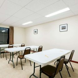 Super 8 by Wyndham Beaver Falls - Meeting Room