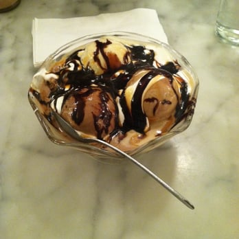 Aglamesis Bros - Bourbon sundae - Ice Cream & Frozen Yogurt Near Me - Cincinnati, Ohio