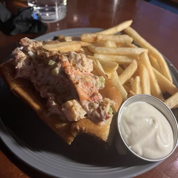 The Haven Social - Lobster and shrimp roll - Seafood Near Me - Landenberg, Pennsylvania