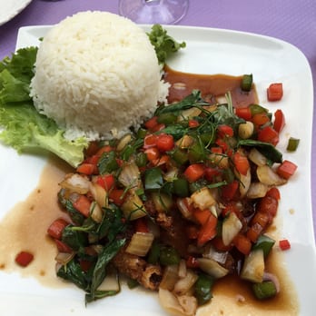Fleuve Rouge - Poulet frit au basilic - Thai Near Me - Paris, 75 Fleuve Rouge - Poulet frit au basilic - Thai Near Me - Paris, 75