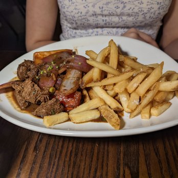 Platea - Lomo saltado - Peruvian Near Me - Pinecrest, Florida