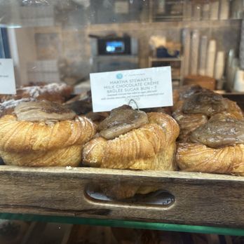maman - Milk chocolate Sugar bun - Bakeries Near Me - Fairfax, Virginia