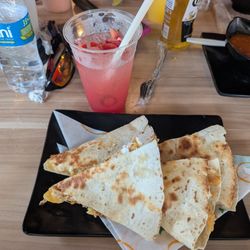 Tabla Sala - Chicken quesadillas