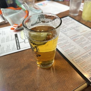 Pour House Grill - Hometown bar vibes - American Near Me - Bend, Oregon