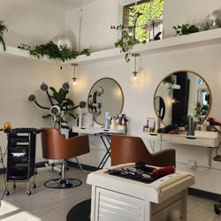 Nai Hair Studio - Work Stations