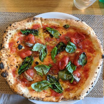 Mimí - Napoletana Near Me - Ravello, SA