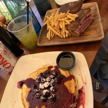 Cafe on 27 - Breakfast & Brunch Near Me - Topanga, California Cafe on 27 - Breakfast & Brunch Near Me - Topanga, California