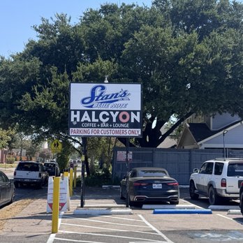 Halcyon - Parking lot - Breakfast & Brunch Near Me - Dallas, Texas Halcyon - Parking lot - Breakfast & Brunch Near Me - Dallas, Texas