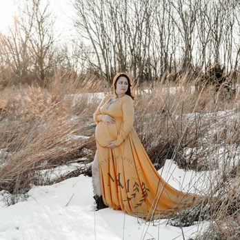 Mystic Moments Photography - Snow Maternity - Session Photography Near Me Mystic Moments Photography - Snow Maternity - Session Photography Near Me