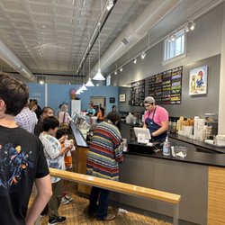 Sylas & Maddy's - Spend time in line figuring out all the flavors