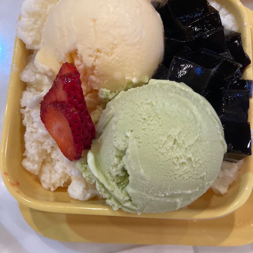 Sweethoney Dessert - V2. Twins Snow Mountain Grass Jelly - Desserts Near Me - Alhambra, California