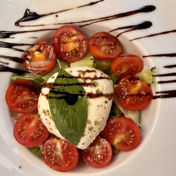 Ca' Dolfin - Caprese Salad - Pizza Near Me - Venezia, VE