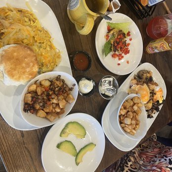 Another Broken Egg Cafe - Hey Lucy Omelette, Lobster Hash Benedict, Fresh Country Potatoes, Crab Cake - American Near Me - Orlando, Florida Another Broken Egg Cafe - Hey Lucy Omelette, Lobster Hash Benedict, Fresh Country Potatoes, Crab Cake - American Near Me - Orlando, Florida