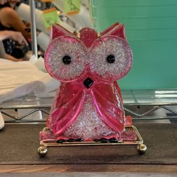 Pink Owl Coffee - Cute lil' pink owl in the pick-up area.