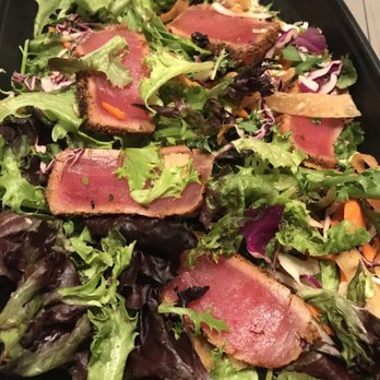 Yard House - $16.50 and not enough dressing. I'm so saaaadddddddd!! f**k... - New American Near Me - Rancho Cucamonga, California