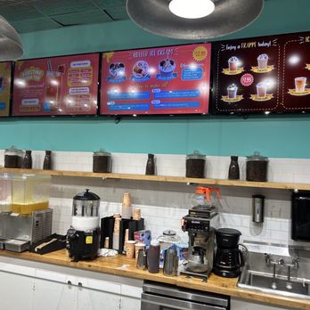 The Island Creamery - Ice Cream & Frozen Yogurt Near Me - Pigeon Forge, Tennessee