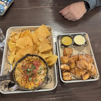 Britesmith Brewing - Buffalo - Elote Dip & Pretzel Bites - New American Near Me - Buffalo, New York