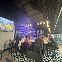 Travilah Square Beer & Wine
