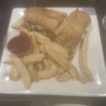 Annie's Paramount Steak House - The Shrimp Po Boy Sandwich - Steakhouses Near Me - Washington, DC, District of Columbia Annie's Paramount Steak House - The Shrimp Po Boy Sandwich - Steakhouses Near Me - Washington, DC, District of Columbia