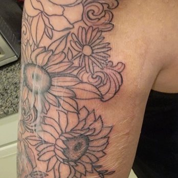 Captain Tattoo Art Collective - Tattoo w/flowers - Tattoo Near Me - Mesa, Arizona