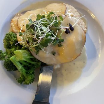 Rum Runners - Chicken, gouda, cream sauce - Breakfast & Brunch Near Me - Christiansted, Virgin Islands