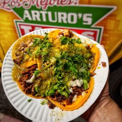 Arturo's Taco Truck - Tacos carnitas and asada