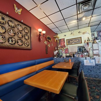 Pailin Thai Cuisine - the interior of a restaurant - Thai Near Me - Los Angeles, California Pailin Thai Cuisine - the interior of a restaurant - Thai Near Me - Los Angeles, California