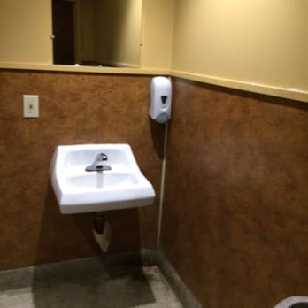 Bubba's SmokeHouse & Spirits - Bathroom - Barbeque Near Me - Paso Robles, California