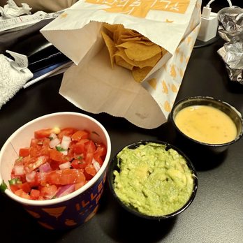 Illegal Pete's Lodo - Large Chips & Dips - Bars Near Me - Denver, Colorado Illegal Pete's Lodo - Large Chips & Dips - Bars Near Me - Denver, Colorado