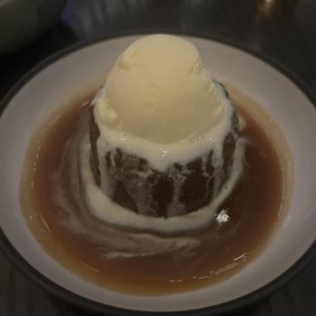 Gordon Ramsay Hell's Kitchen - Stick toffee pudding - New American Near Me - Miami, Florida Gordon Ramsay Hell's Kitchen - Stick toffee pudding - New American Near Me - Miami, Florida