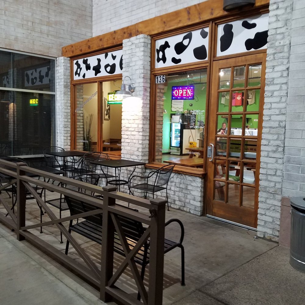 The Screamery - Outside seating - Ice Cream & Frozen Yogurt Near Me - Phoenix, Arizona