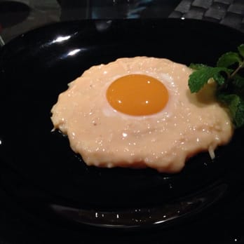 Mr. Lam - Dessert in the disguise of an egg! - Chinese Near Me - Rio de Janeiro, RJ