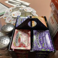 Wren's Cafe - Condiments