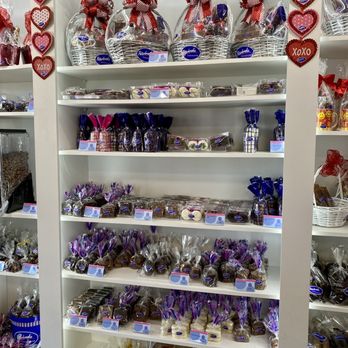 Peterbrooke Chocolatier Durbin Park - Chocolatiers & Shops Near Me - St Johns, Florida