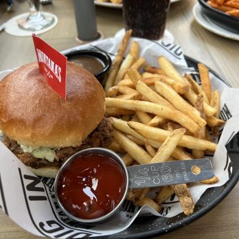 Montana's BBQ & Bar - Pull pork sandwich - Comfort Food Near Me - London, Ontario Montana's BBQ & Bar - Pull pork sandwich - Comfort Food Near Me - London, Ontario