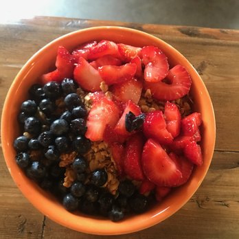 Lucky Llama Coffee - Lyra Bowl - Acai Bowls Near Me - Carpinteria, California