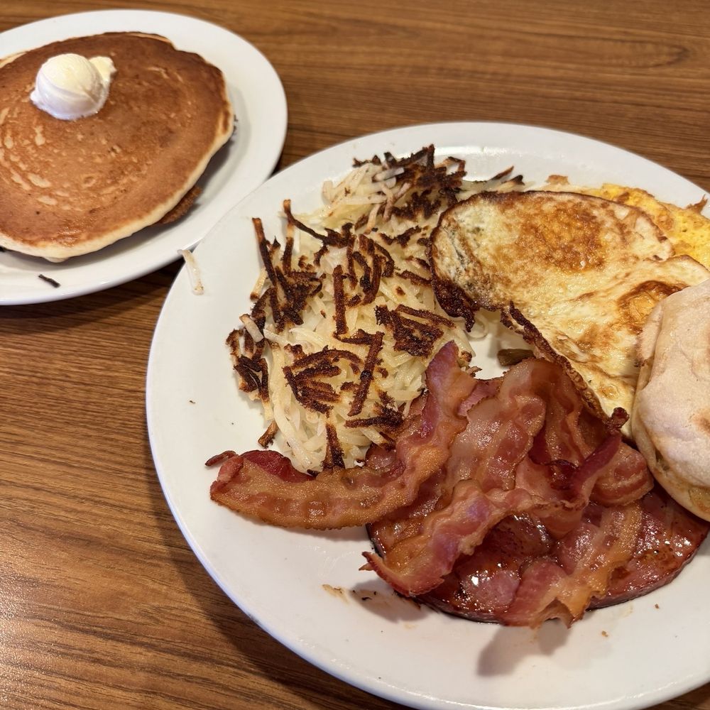 Denny's - Big portions. - Diners Near Me - Globe, Arizona