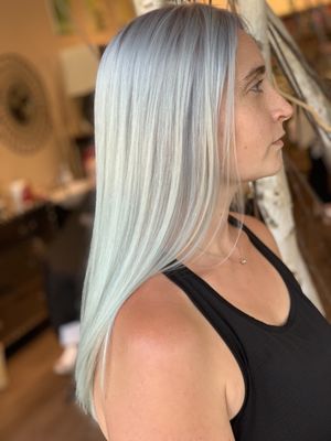 Októ Hair Lounge(We’re moving back to Gavali Salon) by null