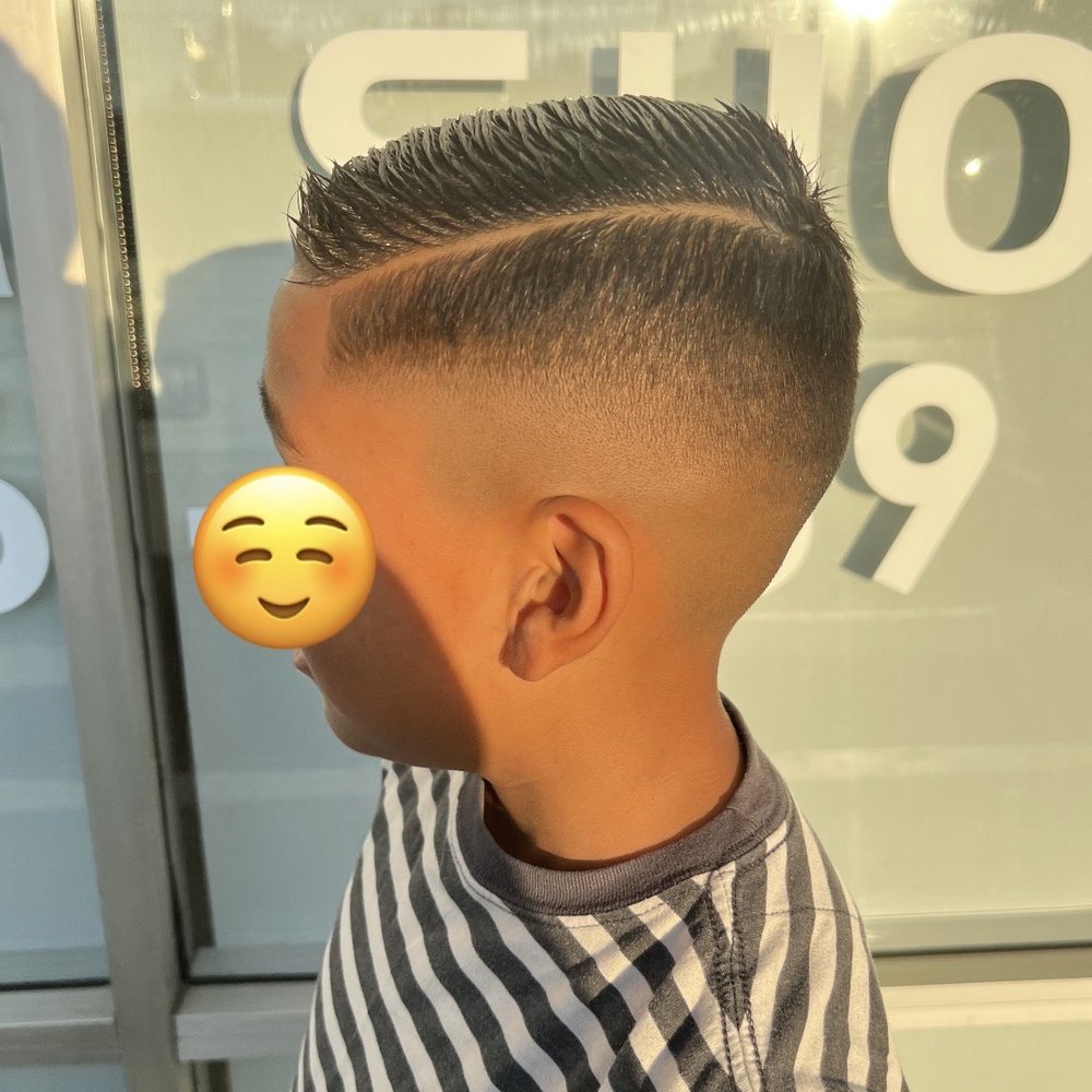 Alumni Barbershop - Nice Cut - Barbers Near Me - Los Angeles, California Alumni Barbershop - Nice Cut - Barbers Near Me - Los Angeles, California