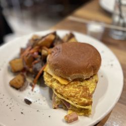 No Ka Oi - Egg omelette sandwich