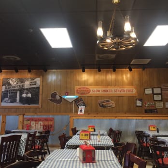 Dickey's Barbecue Pit - the dining area - Barbeque Near Me - Meridian, Mississippi Dickey's Barbecue Pit - the dining area - Barbeque Near Me - Meridian, Mississippi