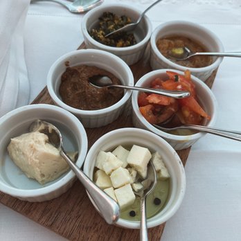 Sonya's Garden - Bread spreads (classic menu) - Bed & Breakfast Near Me - Alfonso, CAV