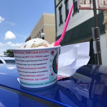 MN Eis - Ice Cream and Sweets Shoppe - Blue car, blue sky, cold treat - Desserts Near Me - New Ulm, Minnesota