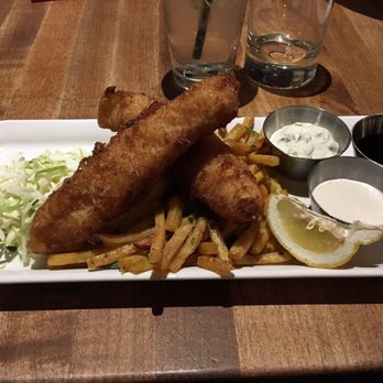 Earls Kitchen + Bar - Canadian (New) Near Me - Mississauga, Ontario