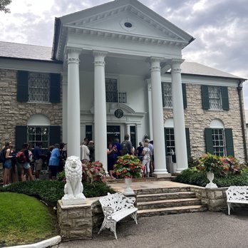 Graceland - Graceland Mansion - Museums Near Me - Memphis, Tennessee Graceland - Graceland Mansion - Museums Near Me - Memphis, Tennessee