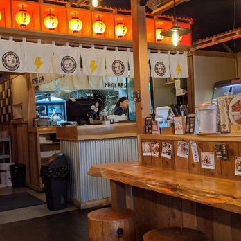 Menya Raizo - Atmosphere - Ramen Near Me - Vancouver, British Columbia