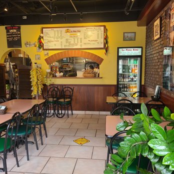 La Pizza Rina - View from the front door - Italian Near Me - Honolulu, Hawaii La Pizza Rina - View from the front door - Italian Near Me - Honolulu, Hawaii